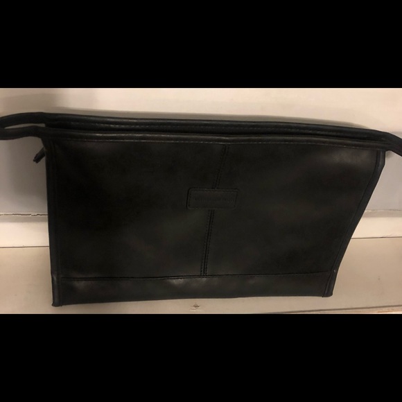 gainsborough Bags Gainsborough Large Travel Toiletry Bag Nwot